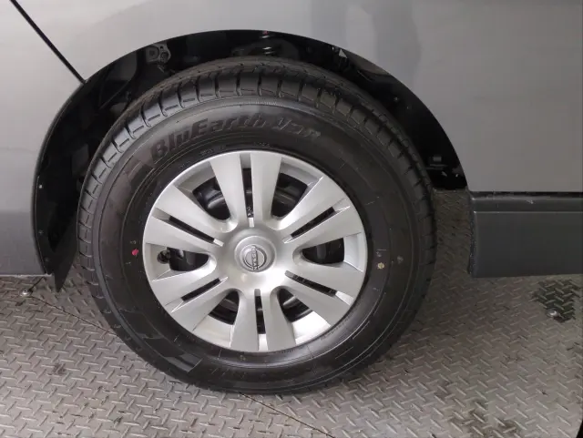 日産 キャラバン 3DF-VN2E26(2WD)の写真15