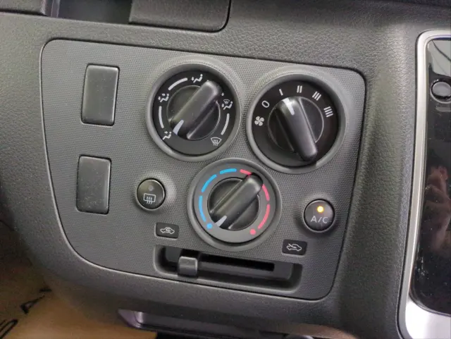 日産 キャラバン 3DF-VN2E26(2WD)の写真21