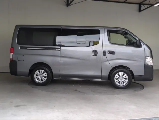 日産 キャラバン 3DF-VN2E26(2WD)の写真33