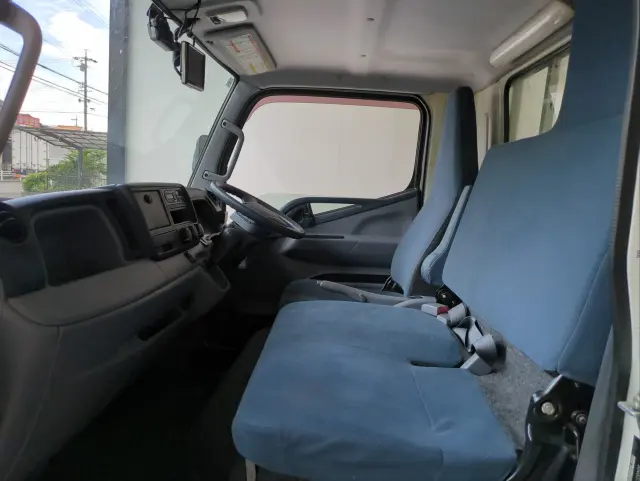 三菱 キャンター TPG-FDA00(4WD)の写真3