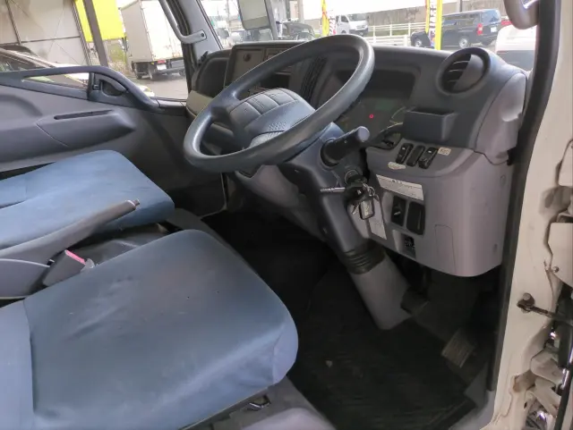 三菱 キャンター TPG-FDA00(4WD)の写真15