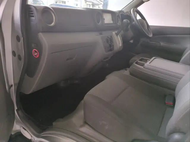 日産 ニッサン LDF-VW2E26(2WD)の写真2