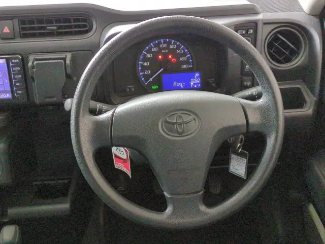 トヨタ プロボックスバン 6AE-NHP160V(2WD)の写真7