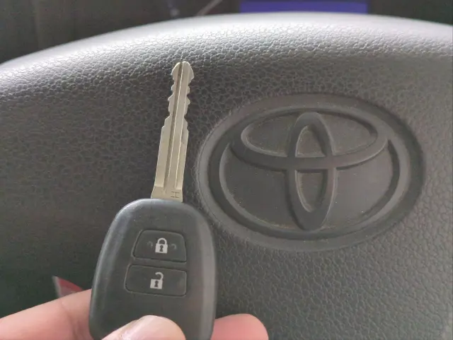 トヨタ プロボックスバン 6AE-NHP160V(2WD)の写真12