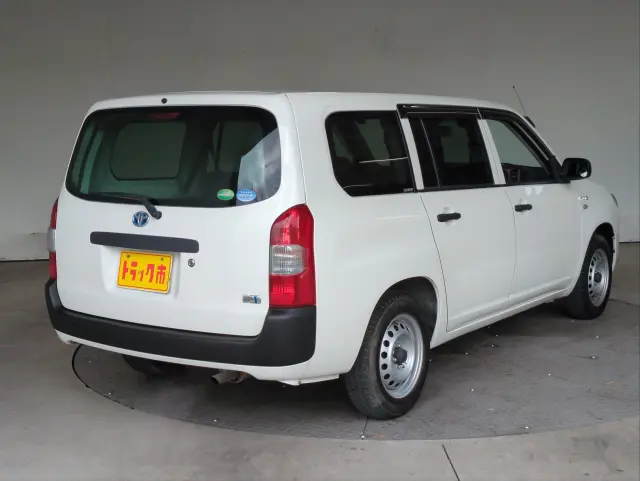 トヨタ プロボックスバン 6AE-NHP160V(2WD)の写真14
