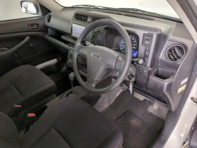 トヨタ プロボックスバン 6AE-NHP160V(2WD)の写真17