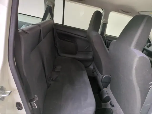 トヨタ プロボックスバン 6AE-NHP160V(2WD)の写真19