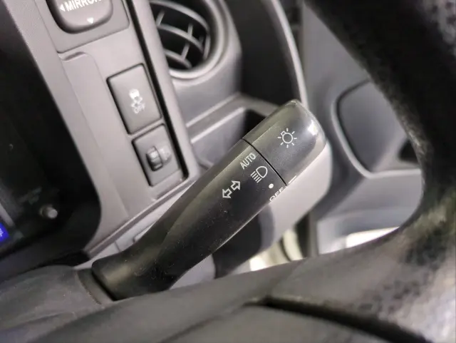 トヨタ プロボックスバン 6AE-NHP160V(2WD)の写真23