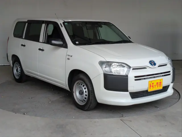 トヨタ プロボックスバン 6AE-NHP160V(2WD)の写真30