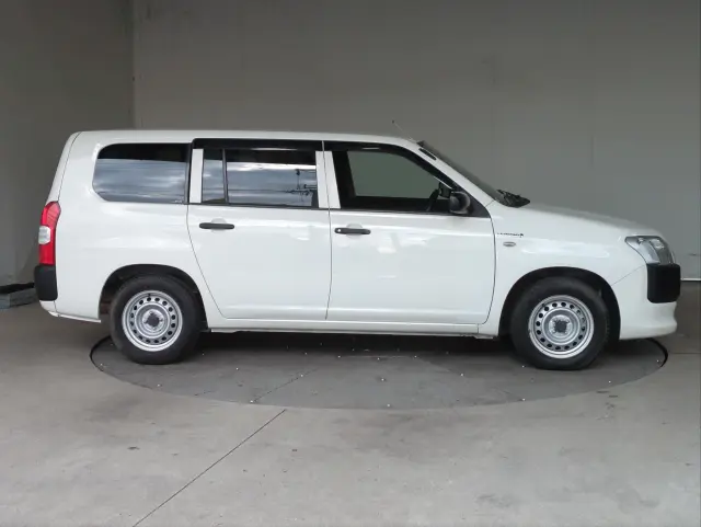 トヨタ プロボックスバン 6AE-NHP160V(2WD)の写真31