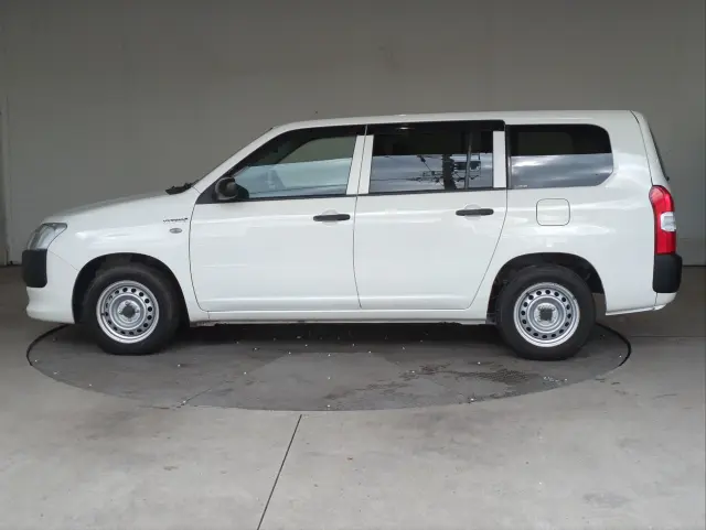 トヨタ プロボックスバン 6AE-NHP160V(2WD)の写真35