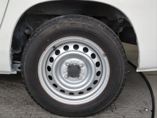 トヨタ プロボックスバン 6AE-NHP160V(2WD)の写真36