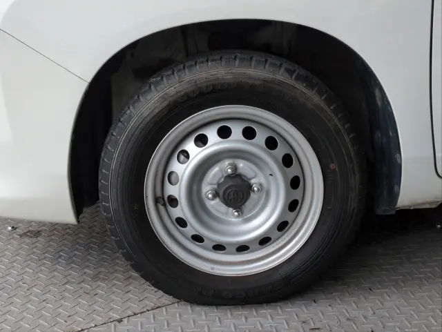 トヨタ プロボックスバン 6AE-NHP160V(2WD)の写真37