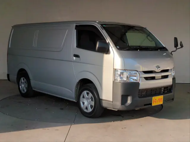 トヨタ ハイエースバン CBF-TRH200V(2WD)の写真14