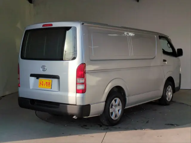 トヨタ ハイエースバン CBF-TRH200V(2WD)の写真15