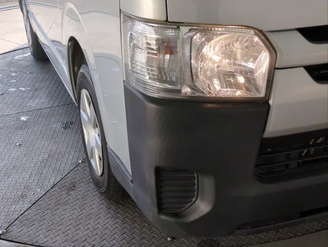 トヨタ ハイエースバン CBF-TRH200V(2WD)の写真16
