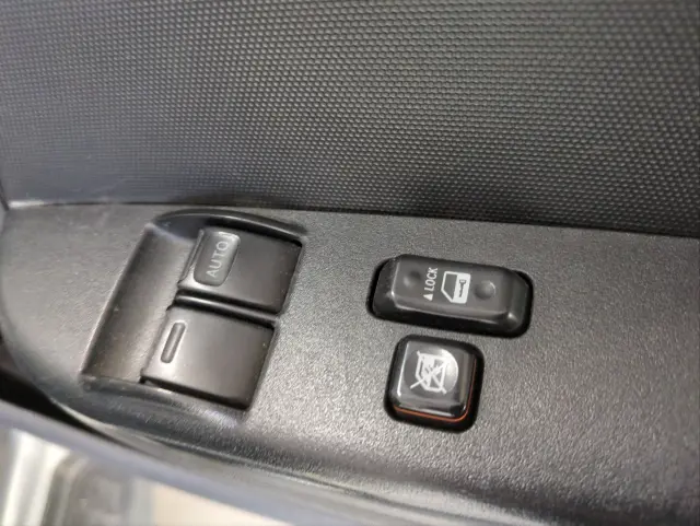 トヨタ ハイエースバン CBF-TRH200V(2WD)の写真29