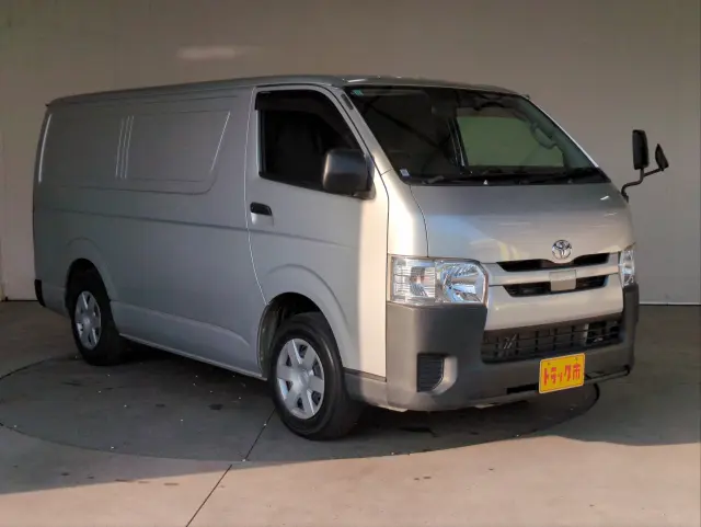 トヨタ ハイエースバン CBF-TRH200V(2WD)の写真32