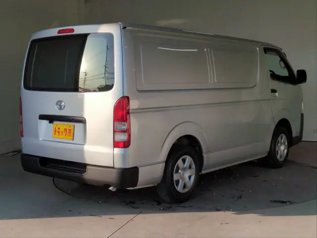 トヨタ ハイエースバン CBF-TRH200V(2WD)の写真34