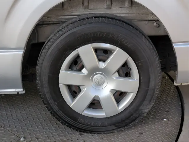 トヨタ ハイエースバン CBF-TRH200V(2WD)の写真38