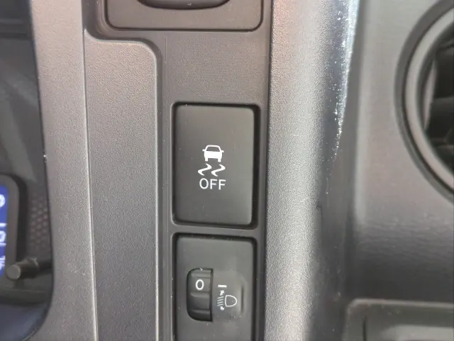 トヨタ プロボックスバン 6AE-NHP160V(2WD)の写真11