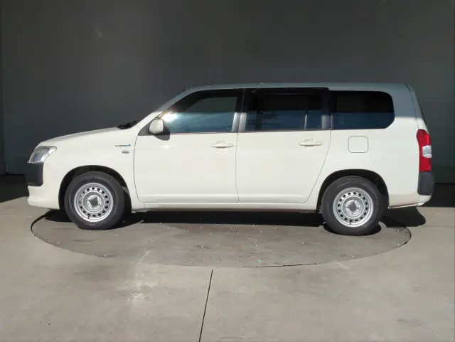 トヨタ プロボックスバン 6AE-NHP160V(2WD)の写真37