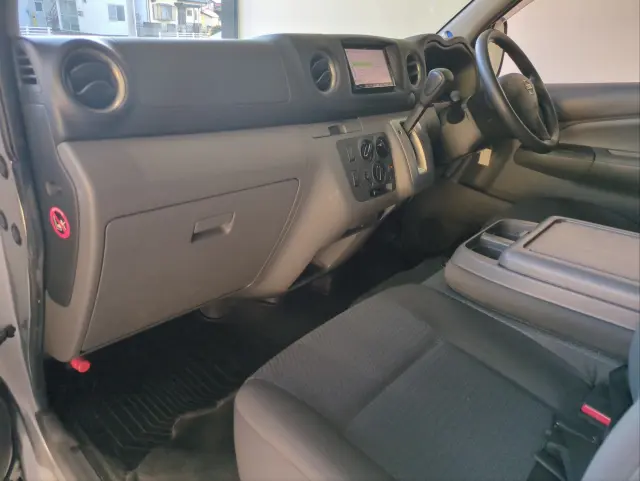 日産 キャラバン CBF-VR2E26(2WD)の写真2