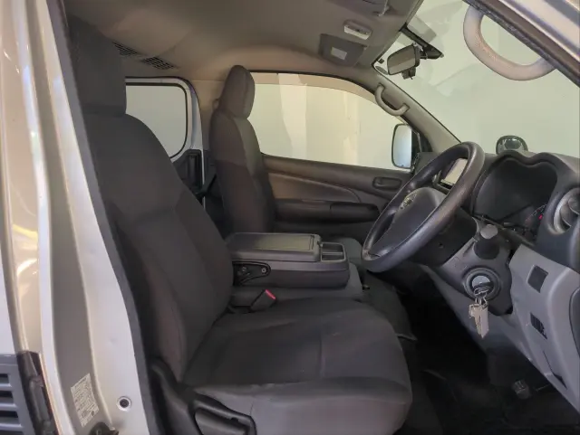 日産 キャラバン CBF-VR2E26(2WD)の写真19