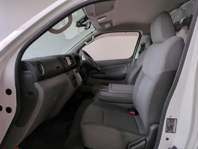 日産 キャラバン LDF-VW2E26(2WD)の写真3