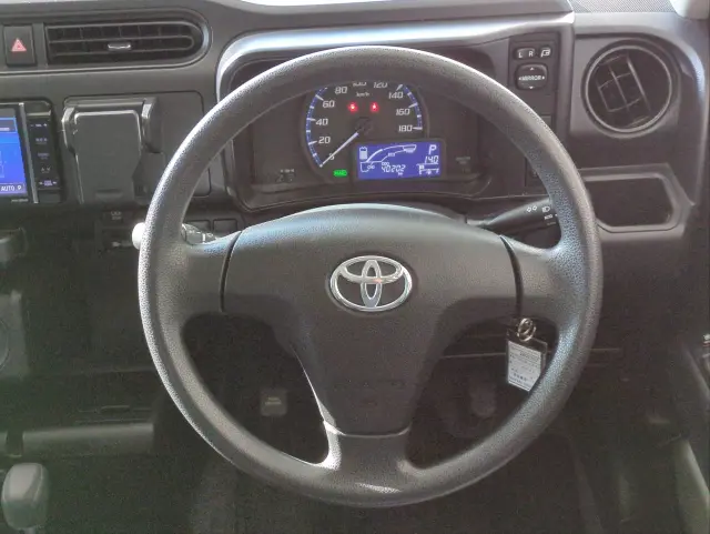 トヨタ プロボックスバン 6AE-NHP160V(2WD)の写真7