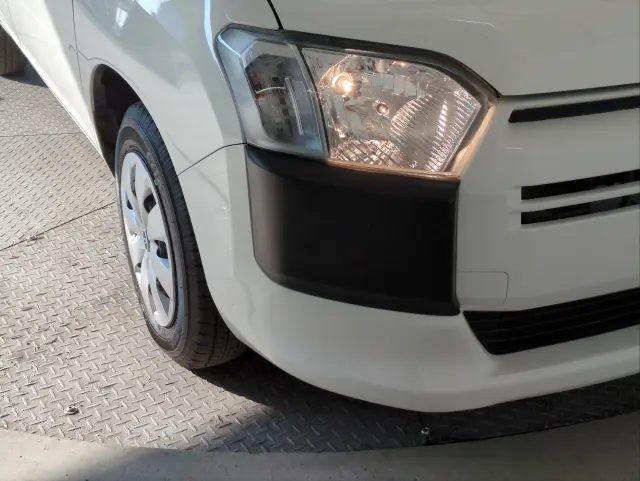 トヨタ プロボックスバン 6AE-NHP160V(2WD)の写真16