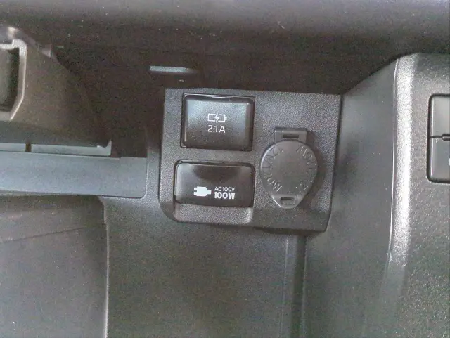 トヨタ プロボックスバン 6AE-NHP160V(2WD)の写真27