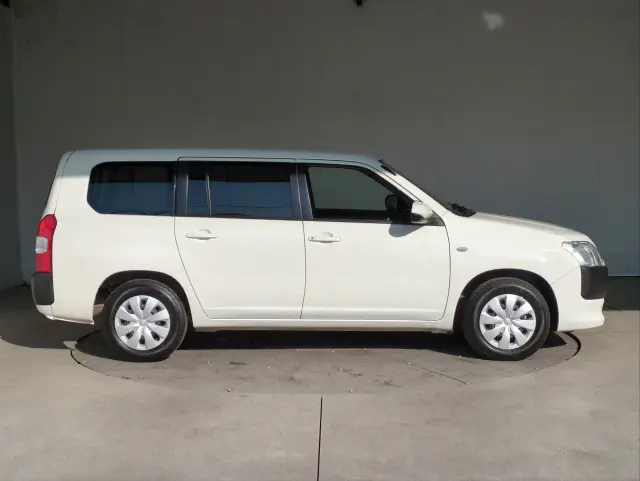 トヨタ プロボックスバン 6AE-NHP160V(2WD)の写真33