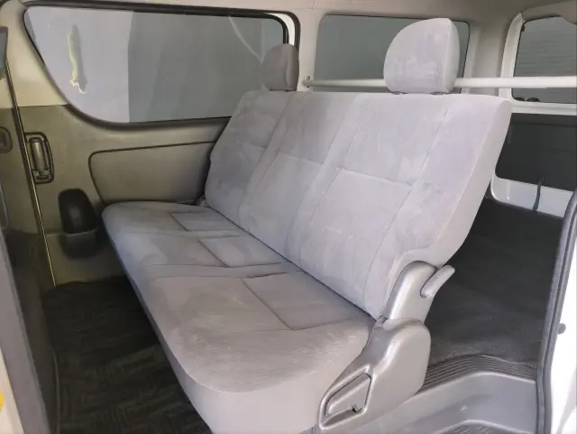 トヨタ ハイエースレジアス CBF-TRH200Vの写真4