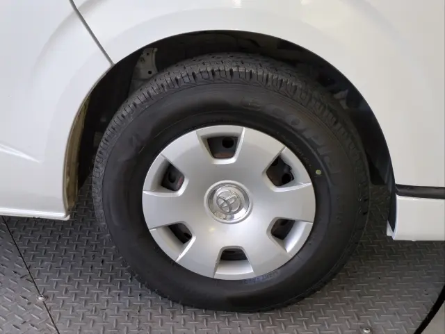 トヨタ ハイエースレジアス CBF-TRH200Vの写真17