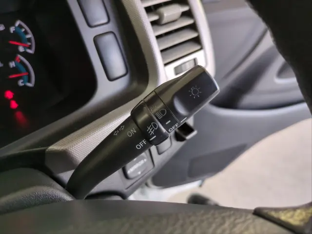 トヨタ ハイエースレジアス CBF-TRH200Vの写真25