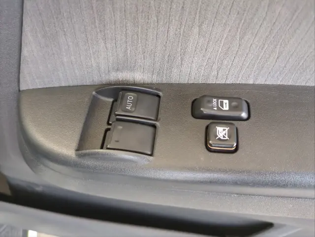トヨタ ハイエースレジアス CBF-TRH200Vの写真27