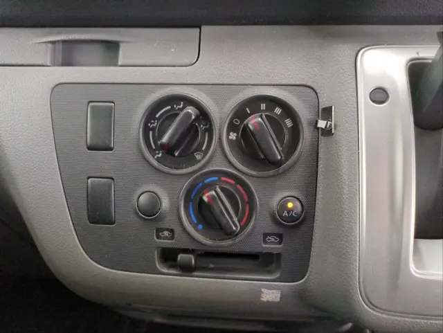 日産 キャラバン LDF-VW2E26の写真21
