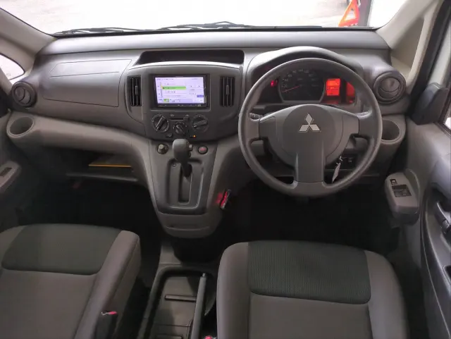 三菱 デリカ ＤＢＦ-ＢＶＭ20(2WD)の写真6