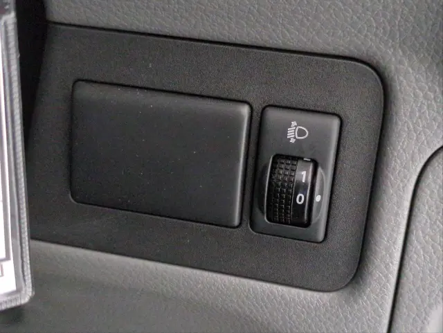 三菱 デリカ ＤＢＦ-ＢＶＭ20(2WD)の写真12