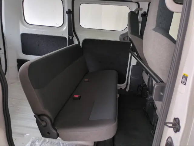 三菱 デリカ ＤＢＦ-ＢＶＭ20(2WD)の写真20