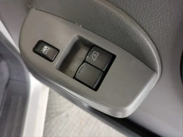 三菱 デリカ ＤＢＦ-ＢＶＭ20(2WD)の写真26