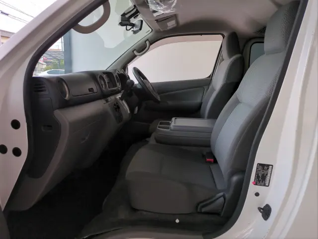 日産 キャラバン ＬＤＦ-ＶＷ2Ｅ26(2WD)の写真3