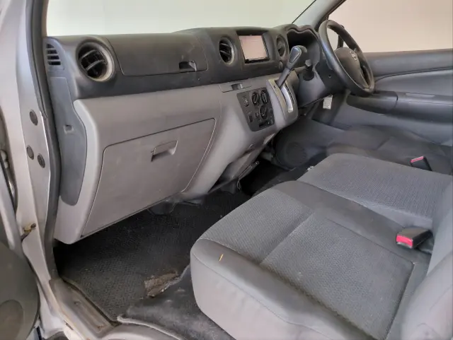 日産 キャラバン ＬＤＦ-ＶＷ6Ｅ26(4WD)の写真2