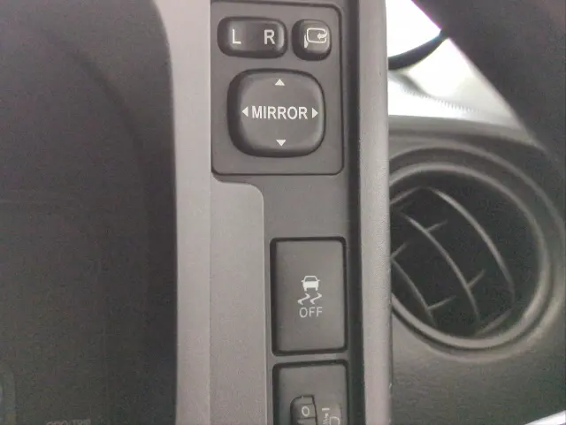 トヨタ プロボックスバン 6AE-NHP160Vの写真12