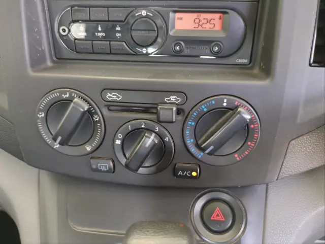 三菱 デリカ DBF-BVM20(2WD)の写真18