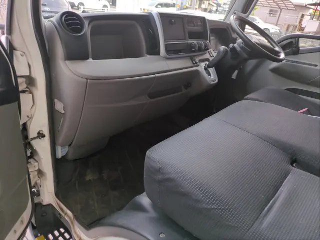 三菱 キャンター TPG-FDA00(4WD)の写真2