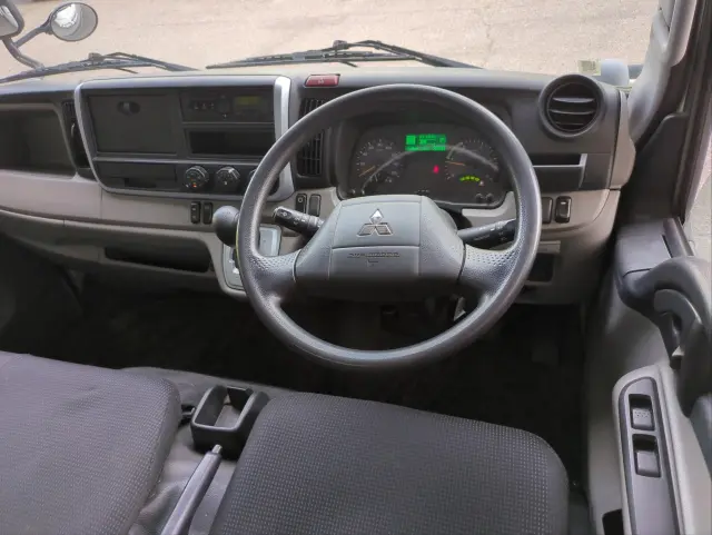 三菱 キャンター TPG-FDA00(4WD)の写真5