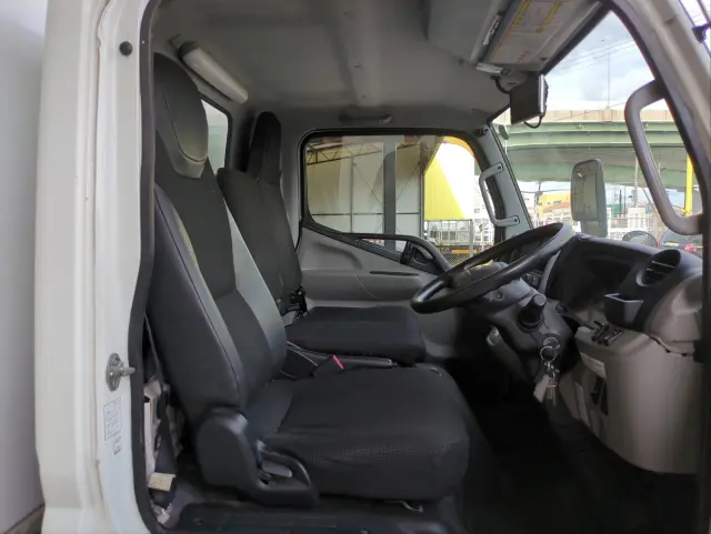 三菱 キャンター TPG-FDA00(4WD)の写真17