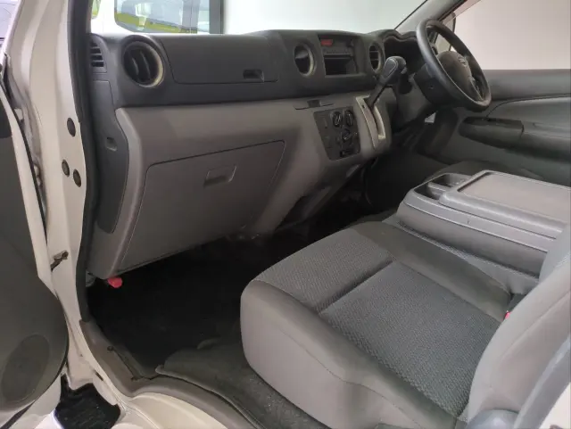 日産 キャラバン LDF-VW2E26(2WD)の写真2